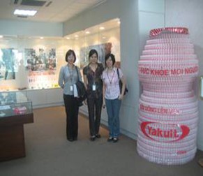 Thăm Yakult