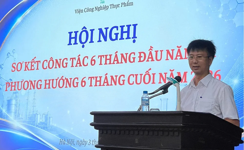 Phó Viện trưởng Nguyễn Mạnh Đạt phát biểu