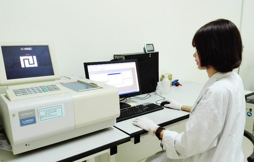 Phân tích mẫu trên thiết bị UV-Vis