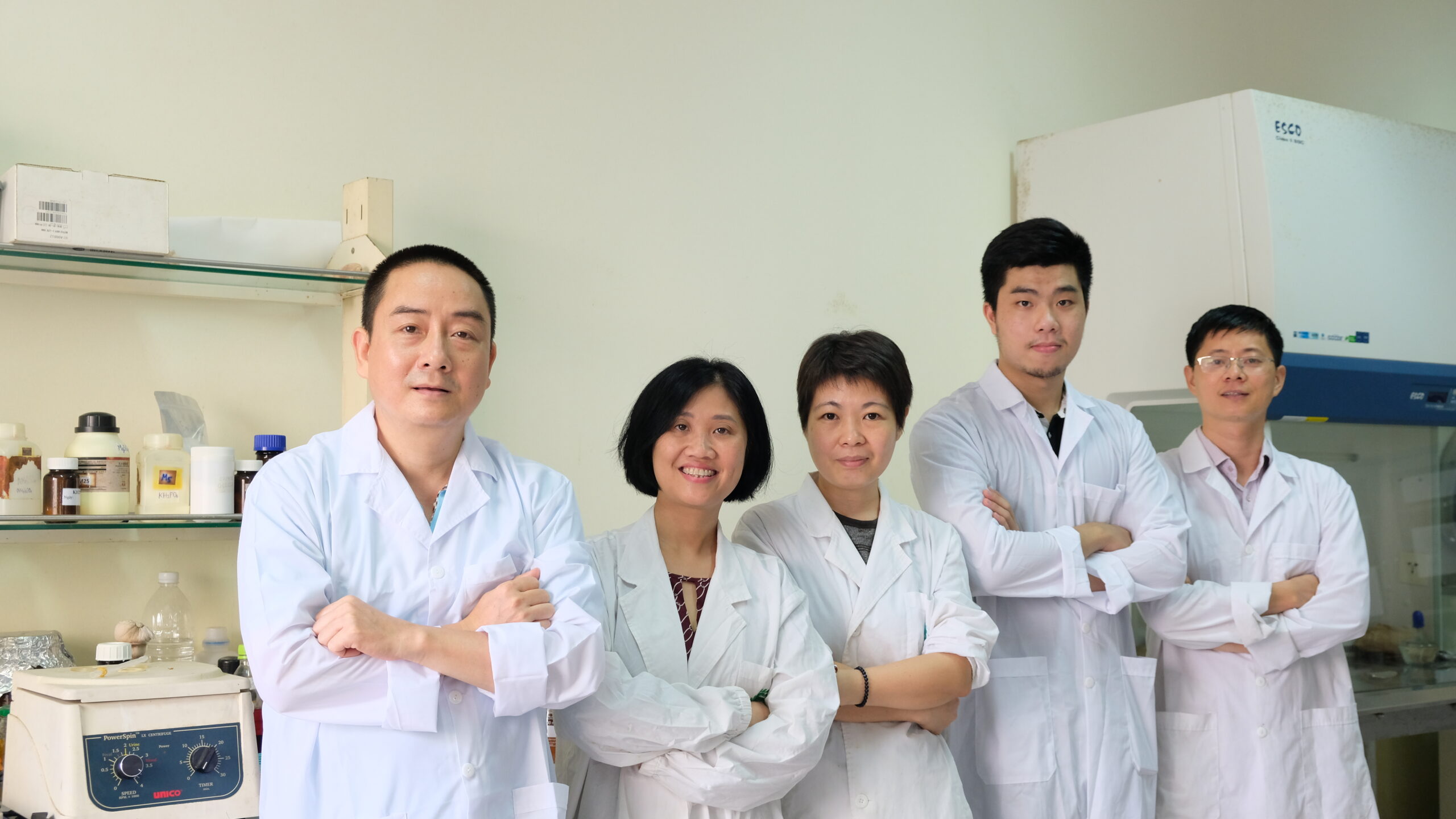 Đội ngũ Trung tâm Thực nghiệm